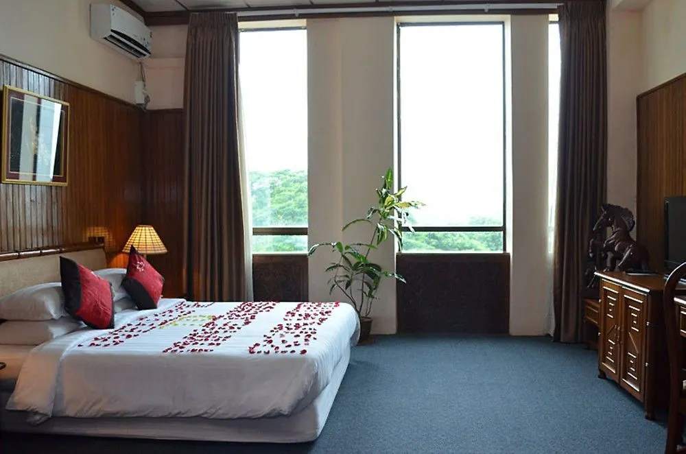 Mya Yeik Nyo Royal Hotel Yangon